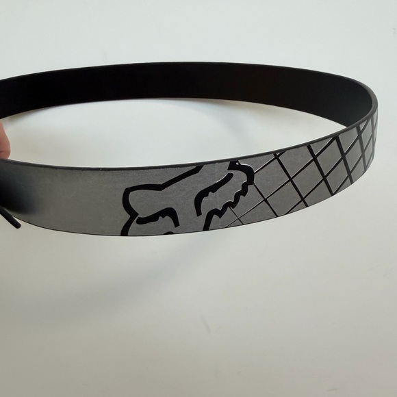 Fox Racing Black Belt with Distressed Silver Buckle 35 - 41 waist - Picture 2 of 11
